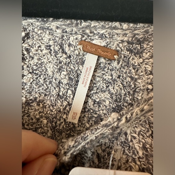 Free People Good Day Pullover Sweater in Gray NWT - Picture 7 of 8